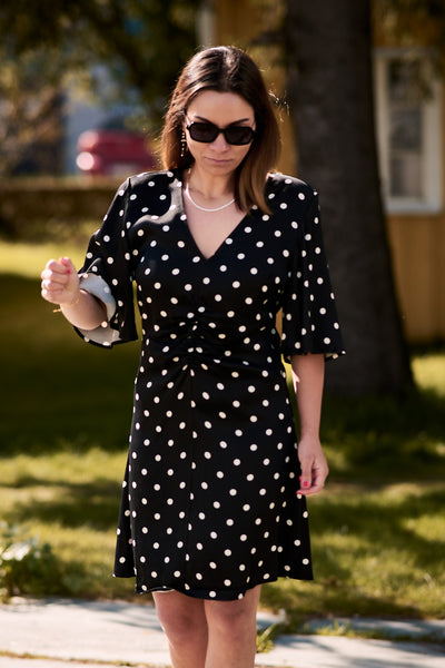 GZdotta SS dress Black with egret dotts