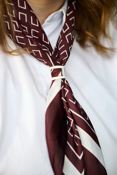 Skjerfring "H" - Hvit