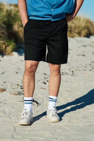 Reuglar-Leroy Pleat Shorts Black