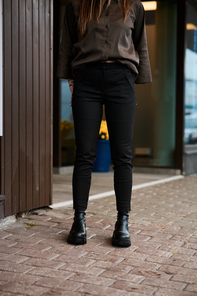 Angelie 238 Zip, Black Jeggin