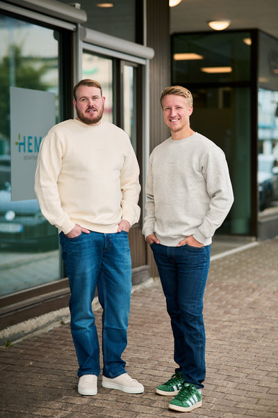 Hankie Logo Crew Neck Sweat - Egret