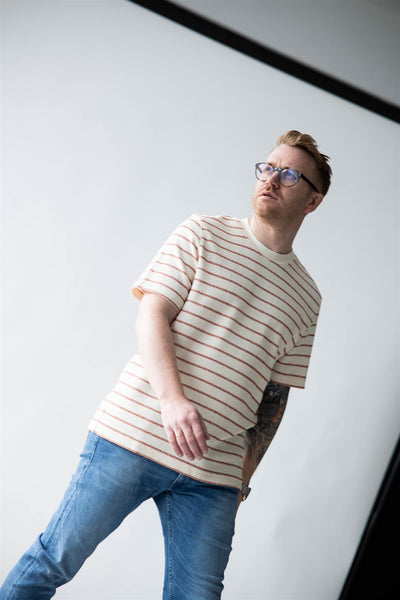 Django Stripe SS o-neck Tee - Etruscan Red / Egret
