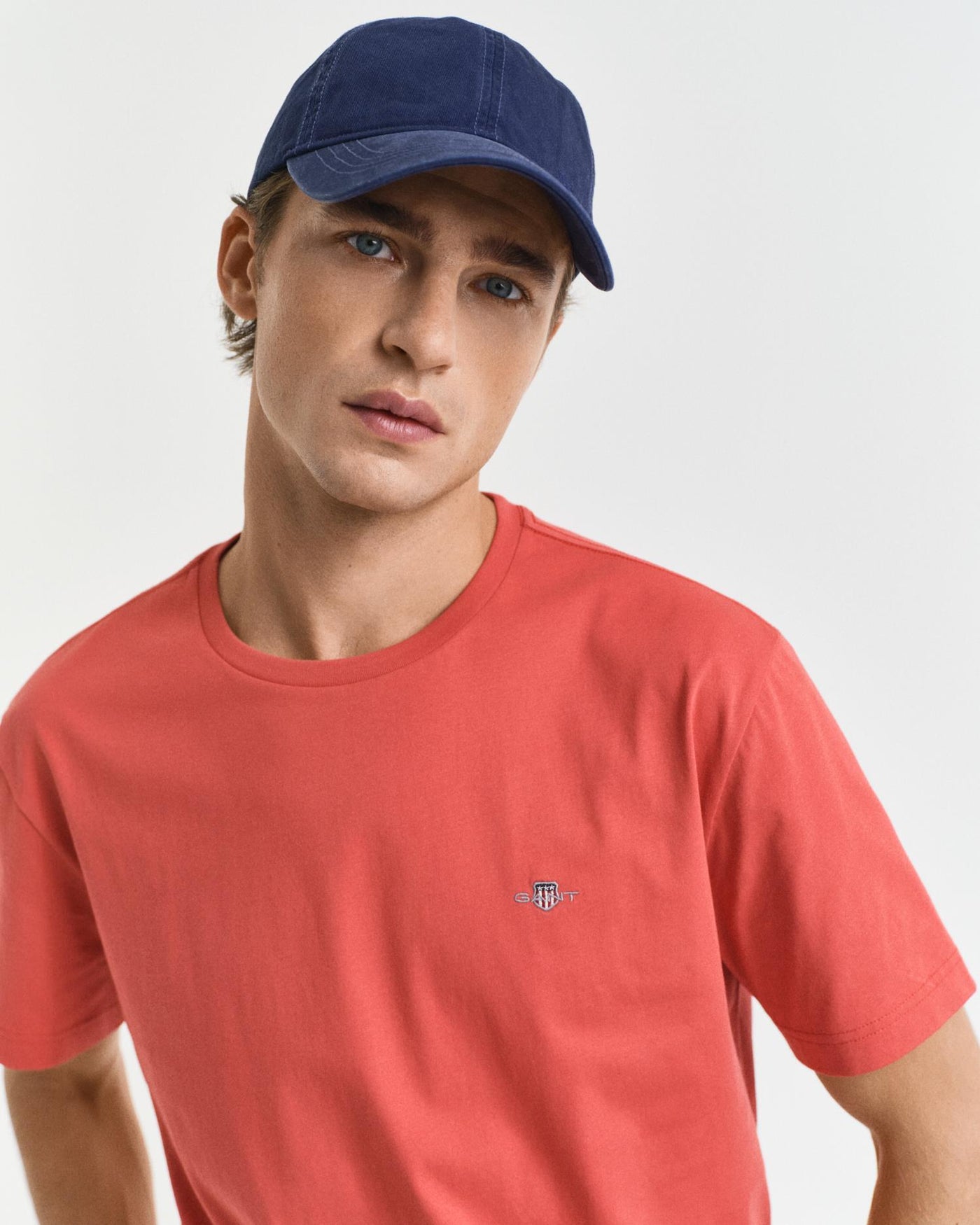 Reg Shield SS T-Shirt - Brick Red