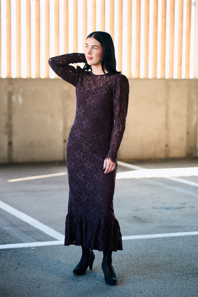 Lace Fitted Dress - Burgundy