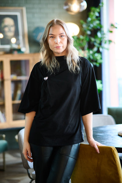 Ria 2/4 SS Top - Black