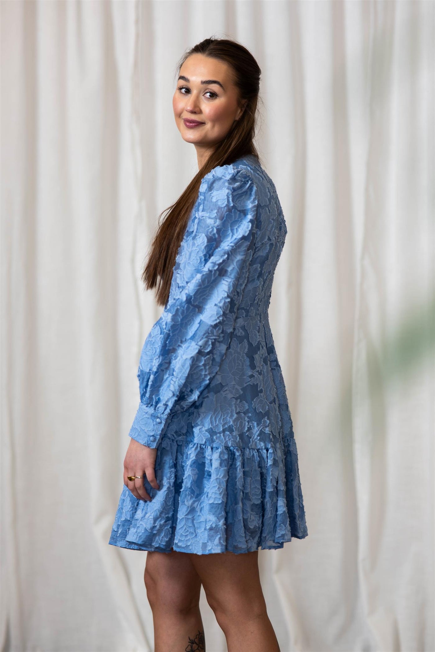 Calli-Sadie Ls Short V-Neck Dress