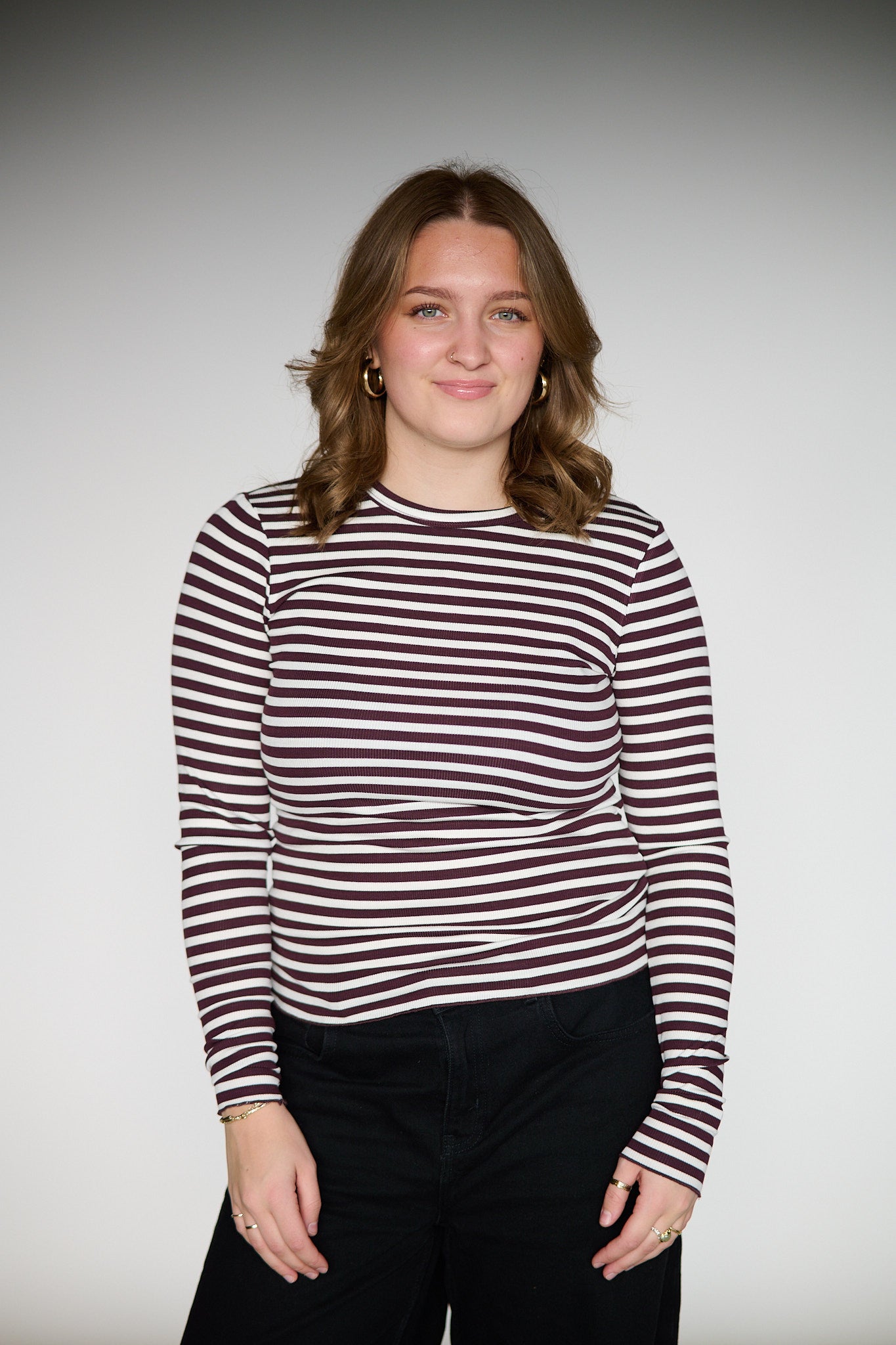 Ika 11 - White/Burgundy Stripe