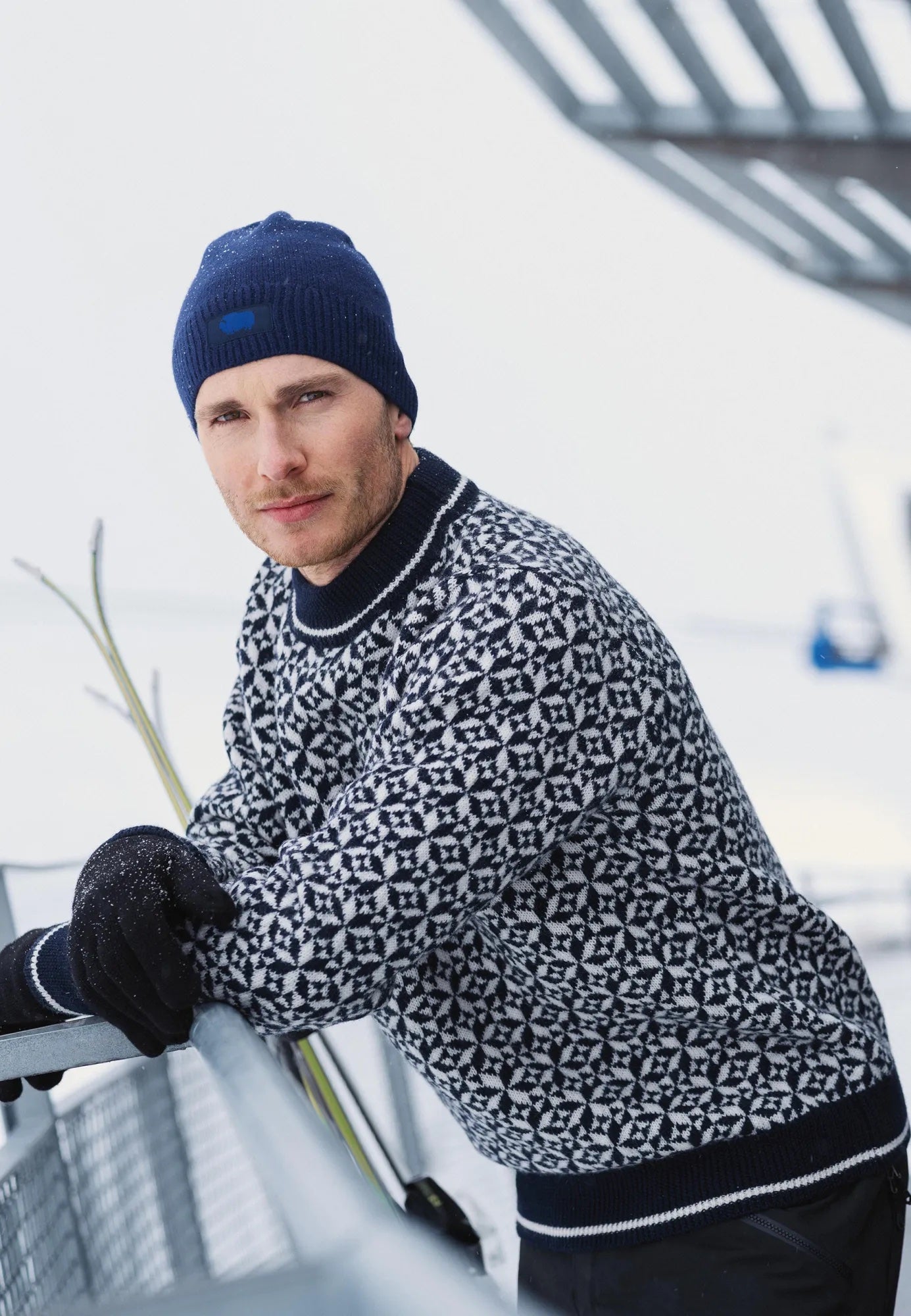 Knitted Pullover R-neck