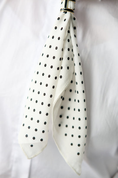 Skjerf m/prikker 65x65 - Offwhite