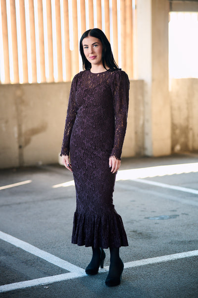 Lace Fitted Dress - Burgundy