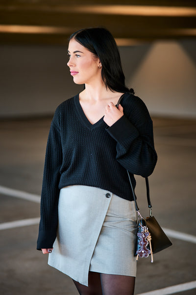 Thea LS Knit Merino Deep V-neck - Black