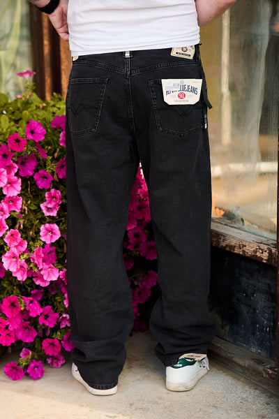 M9Z1 Straight Fit Jeans . Washed Black
