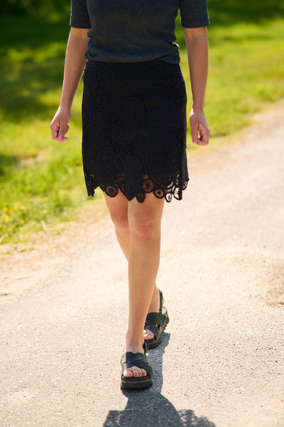 Livia 2 Black