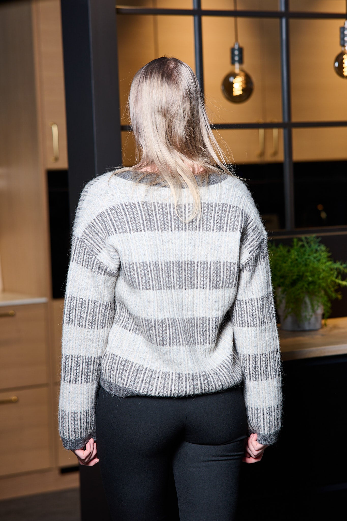 Alva LS Knit Stripe V-cardigan - Grey Melange