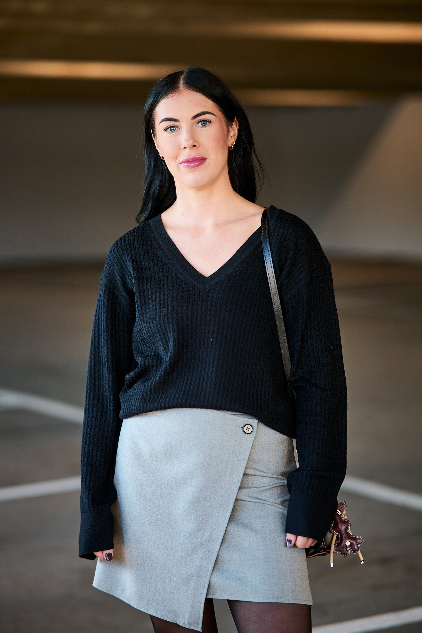 Thea LS Knit Merino Deep V-neck - Black