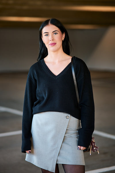 Thea LS Knit Merino Deep V-neck - Black
