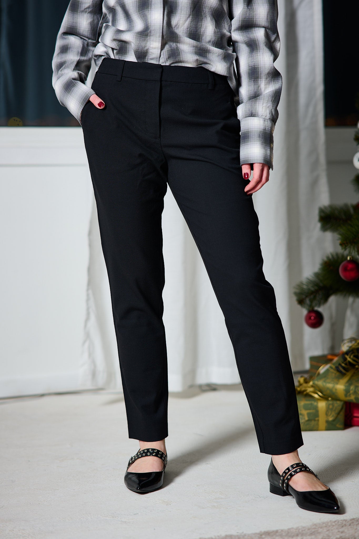 Kylie 396 Crop Black