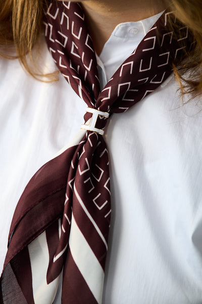 Skjerfring "H" - Hvit