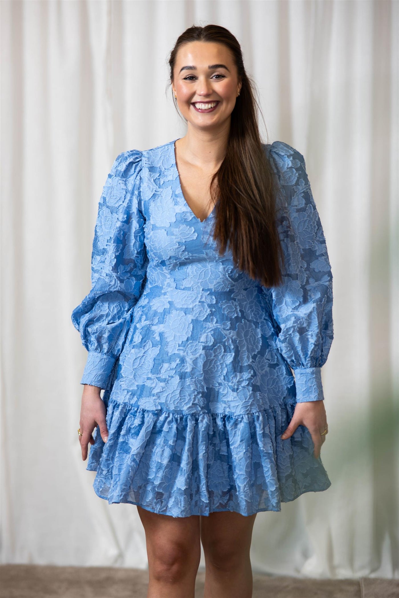 Calli-Sadie Ls Short V-Neck Dress