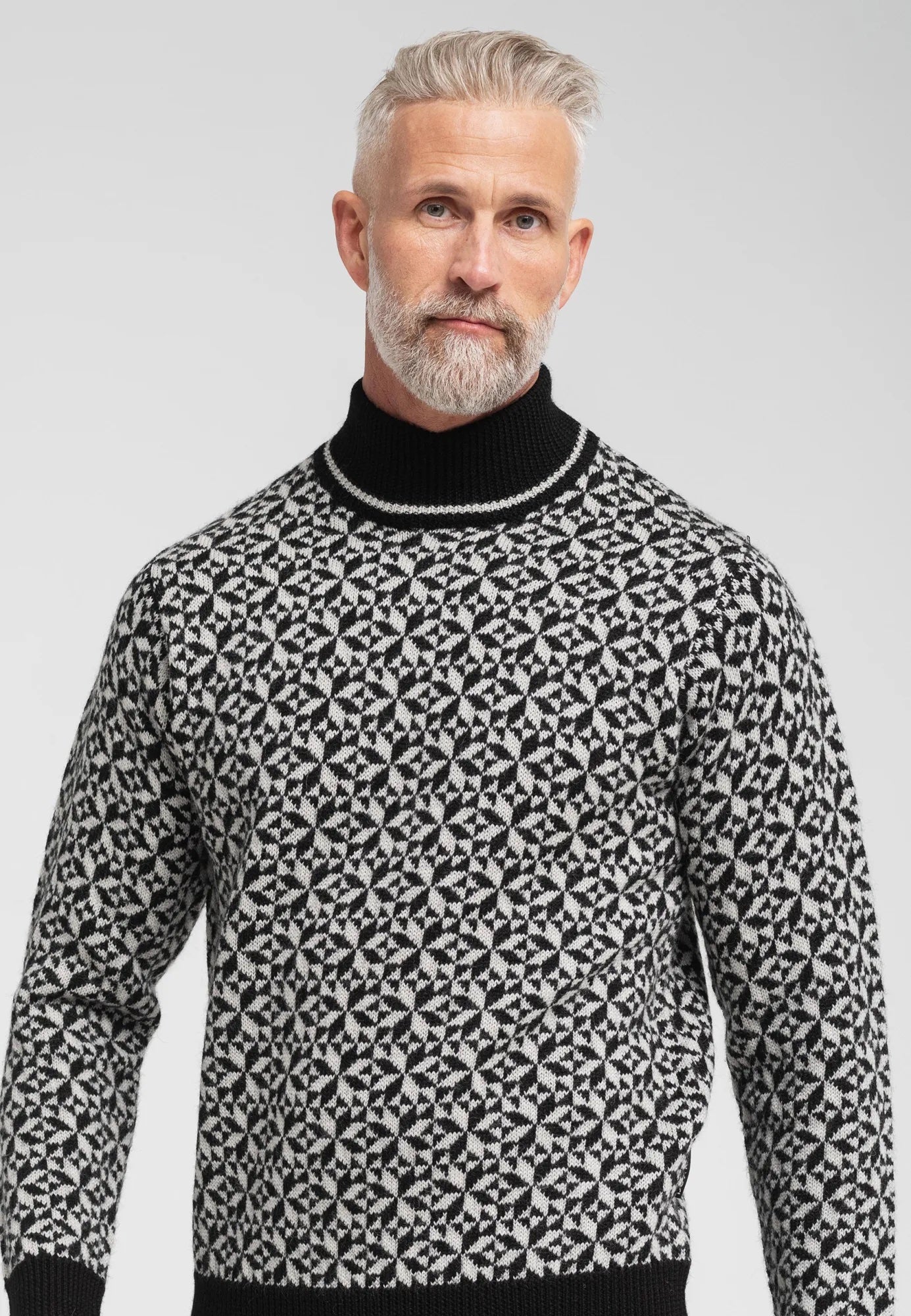 Knitted Pullover R-neck