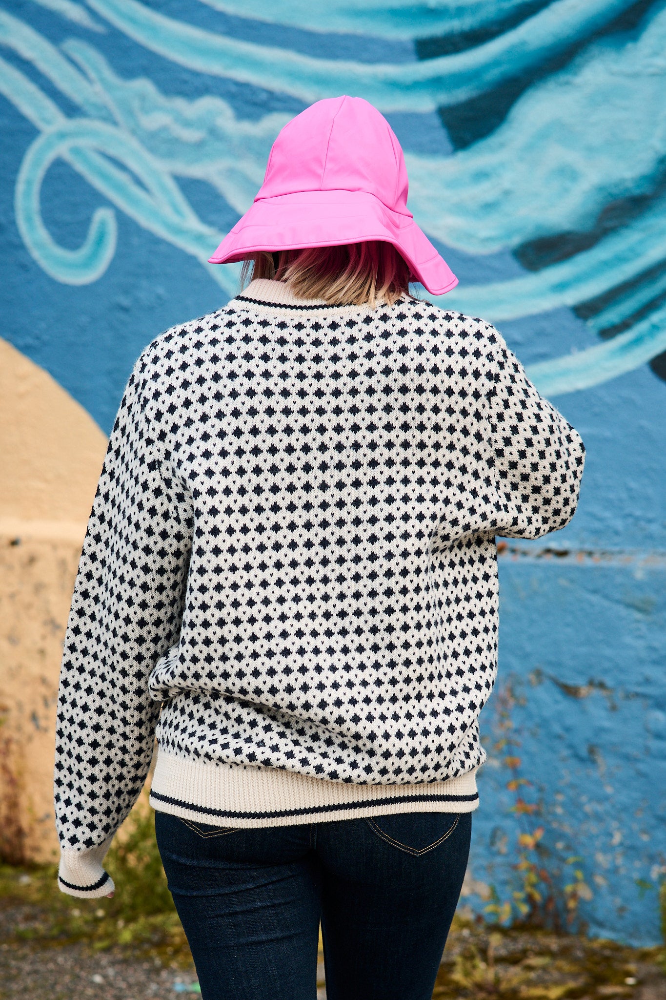 Knitted Pullover R-Neck - White/Blue