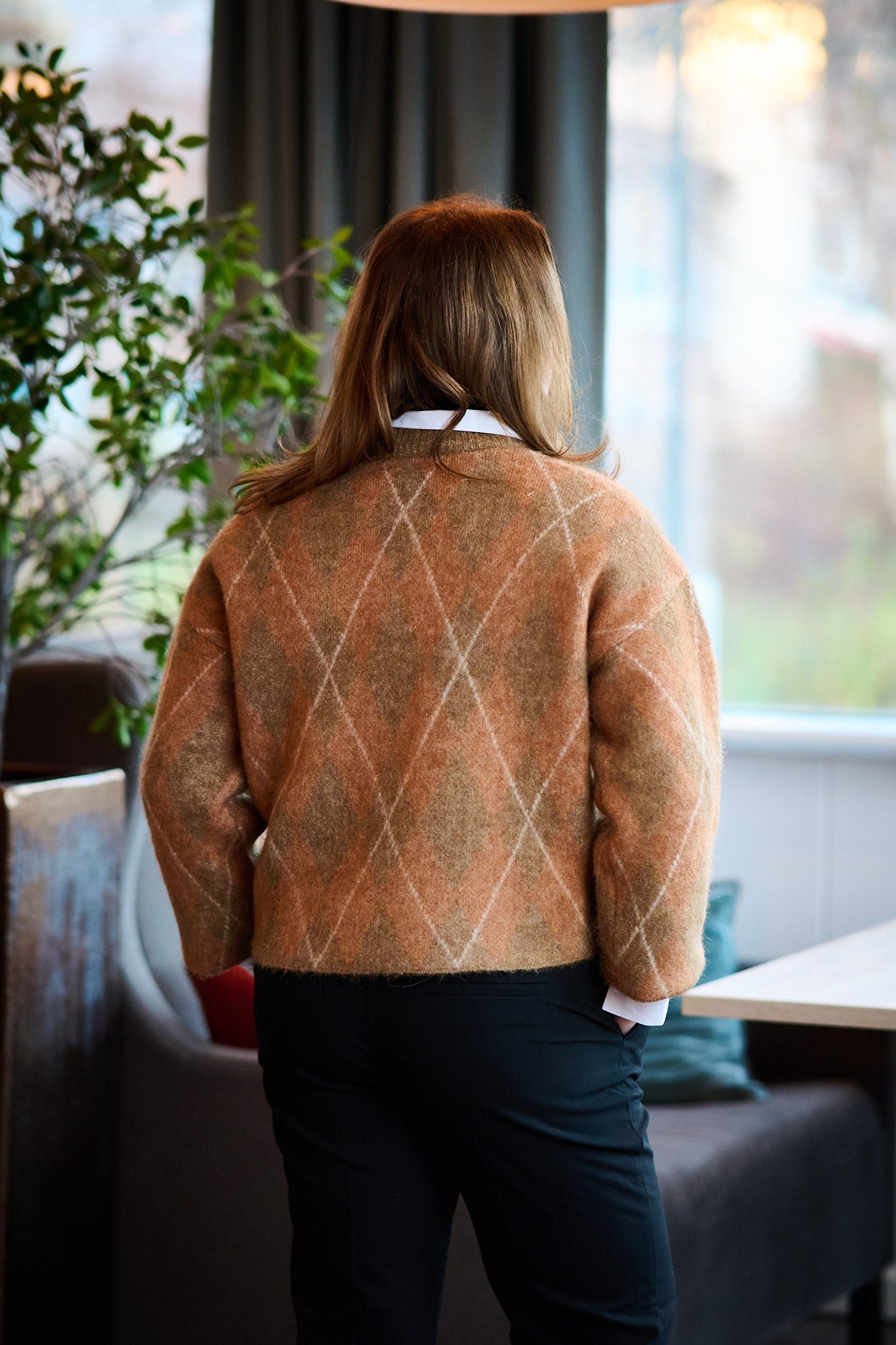 Lulu Brushed LS Argyle Knit O-Neck - Golden Brown