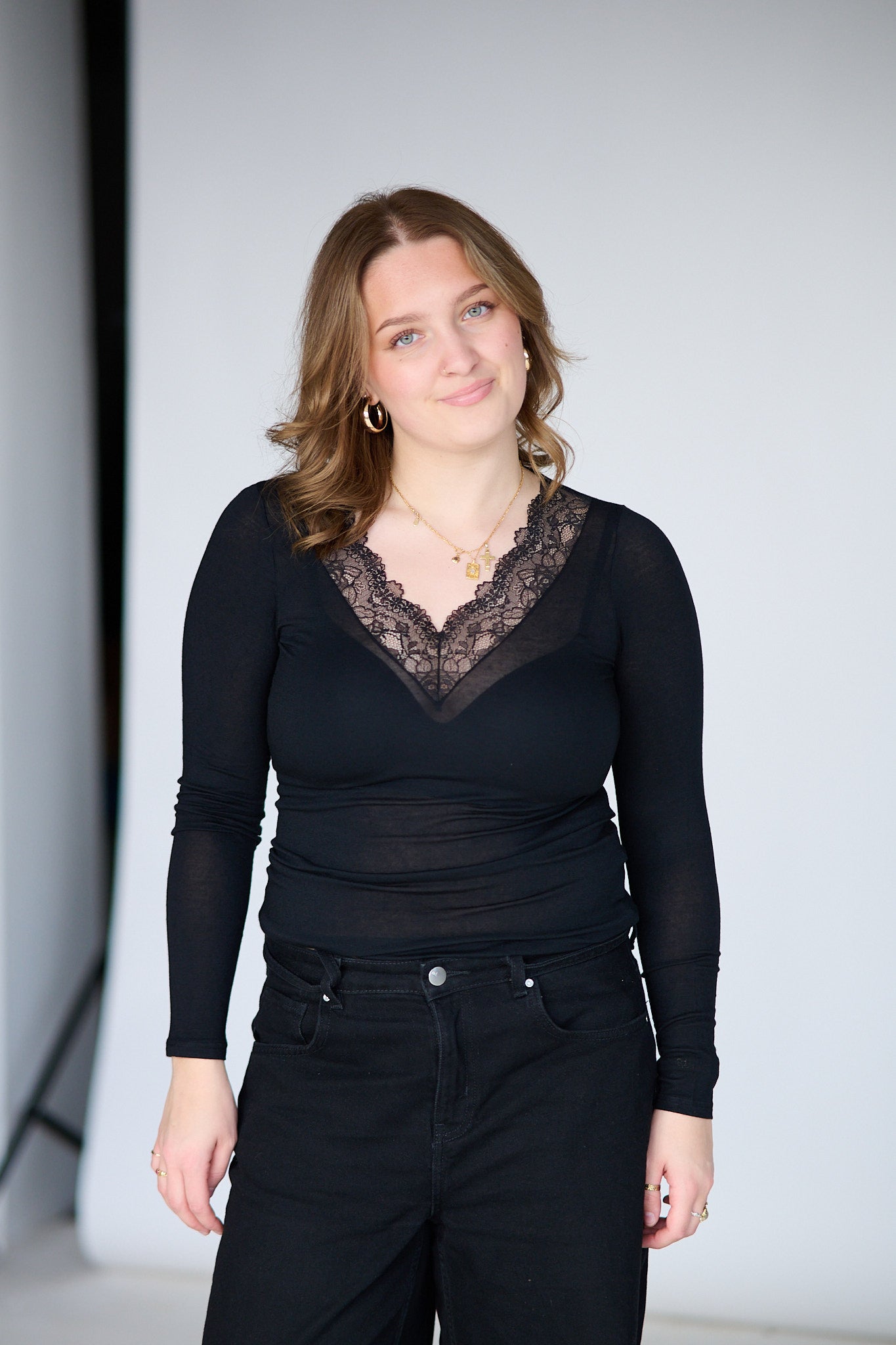 Perfect Line Cashmere T-Shirt Ls Lace - Black