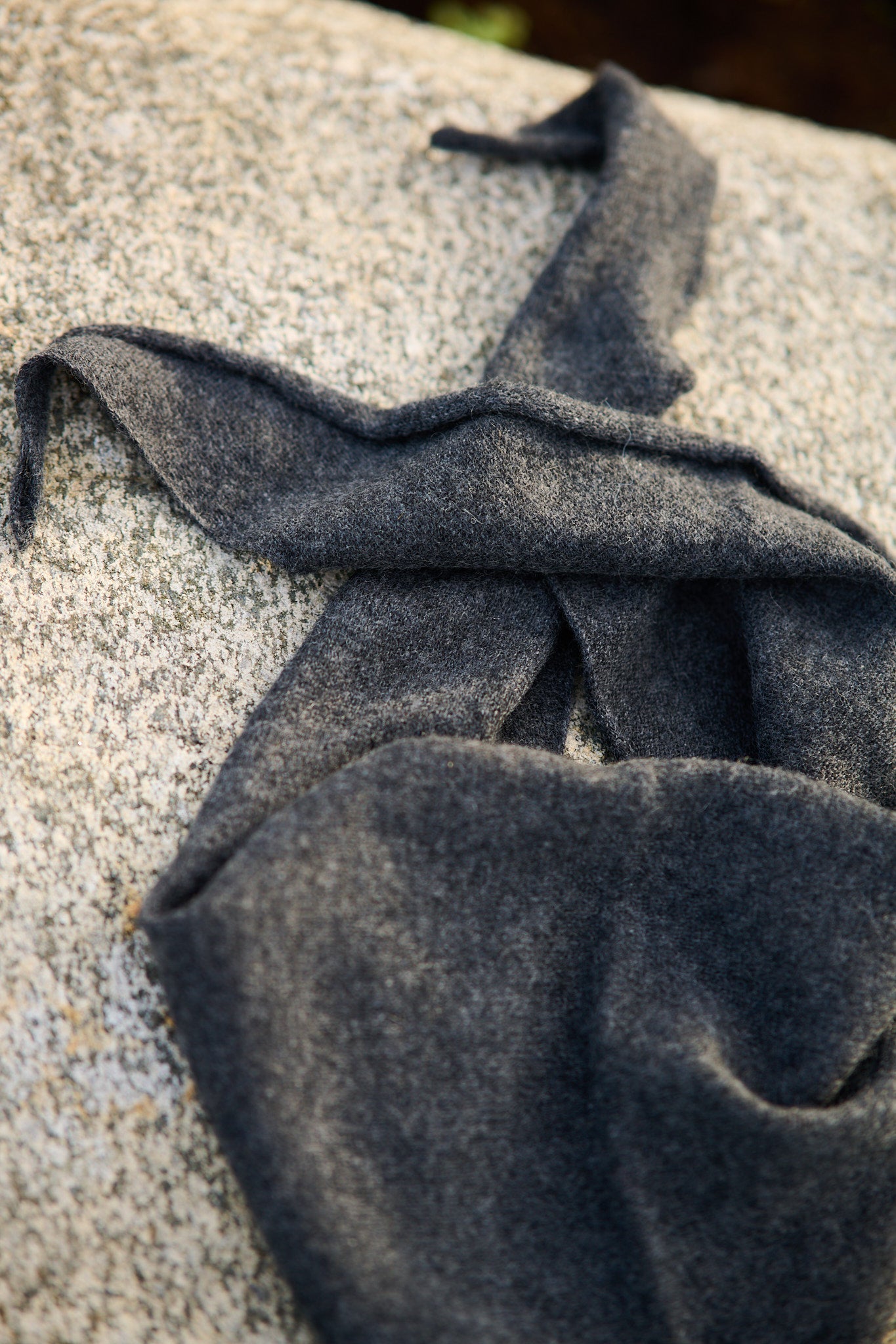 Maria Narrow Cashmere Scarf - Dark Grey Melage
