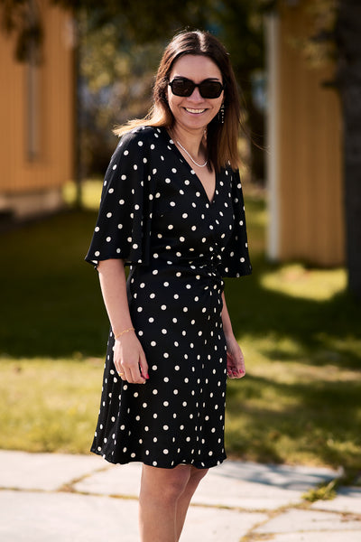 GZdotta SS dress Black with egret dotts