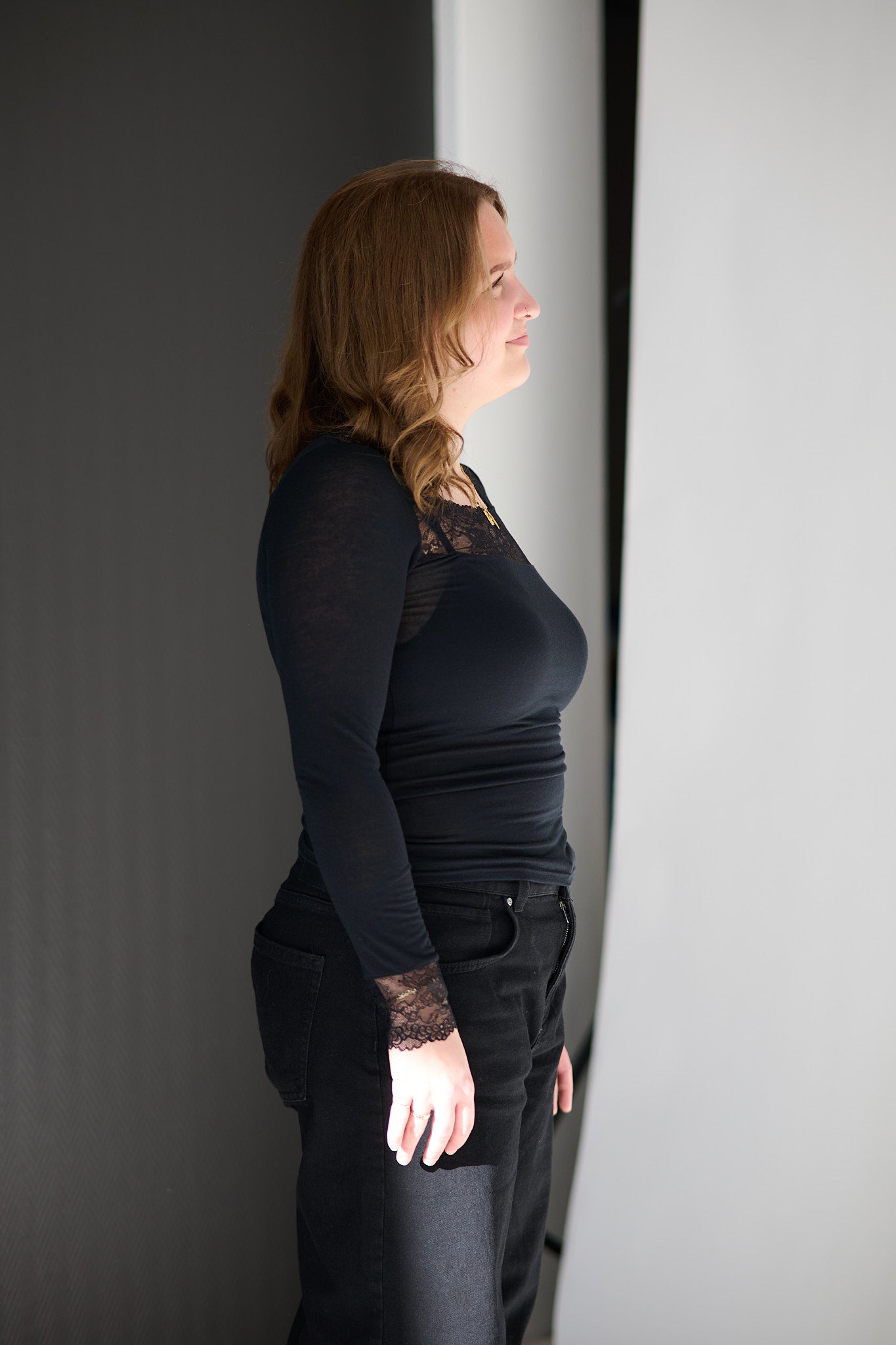 Perfect Line Cashmere Carre Lace T-Shirt - Black