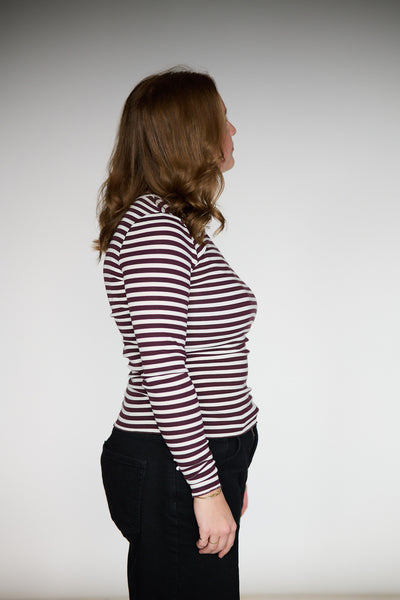 Ika 11 - White/Burgundy Stripe