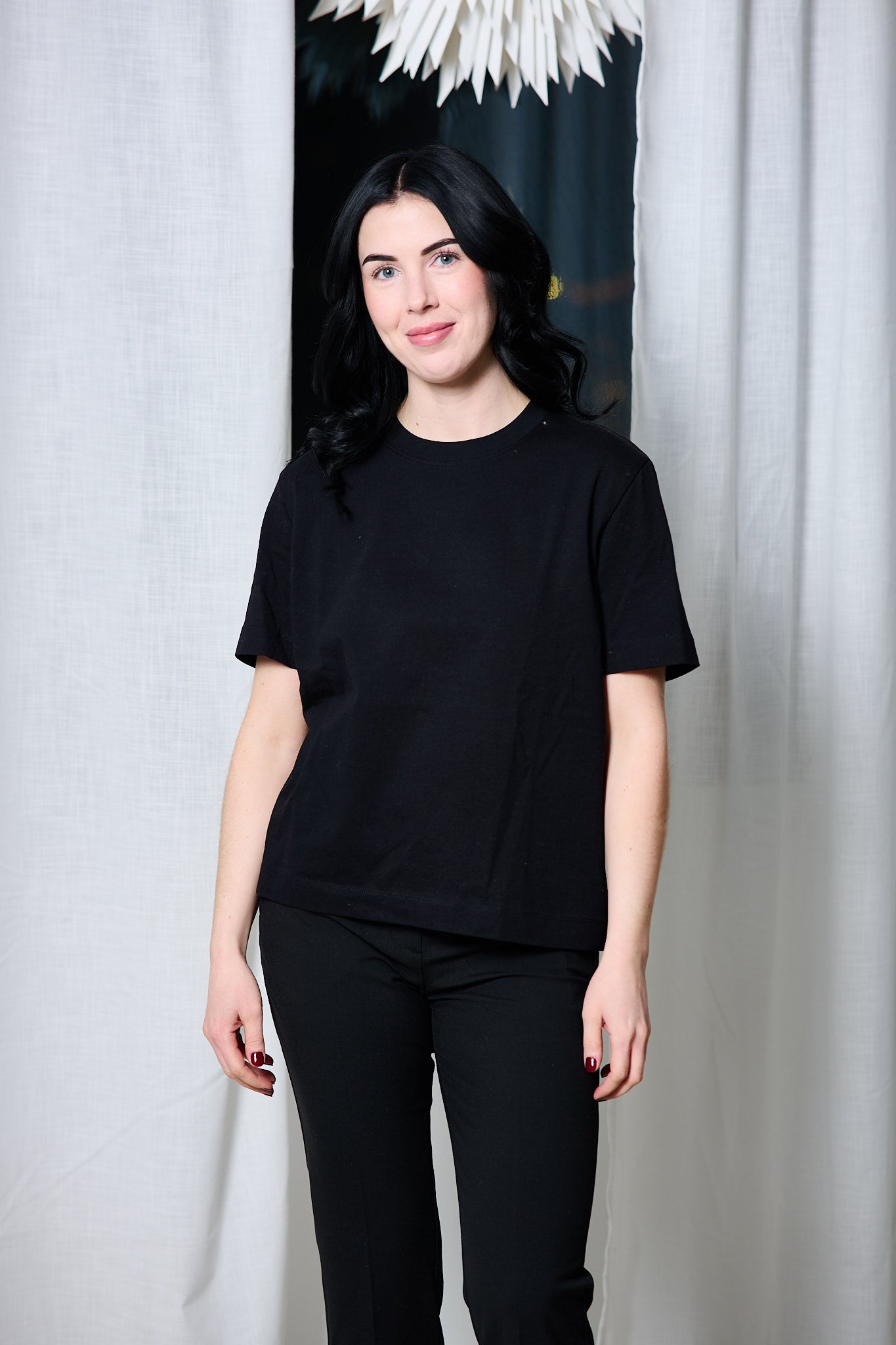 Essential SS Boxy Tee Black