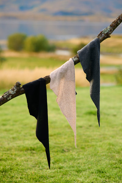 Maria Narrow Cashmere Scarf - Black